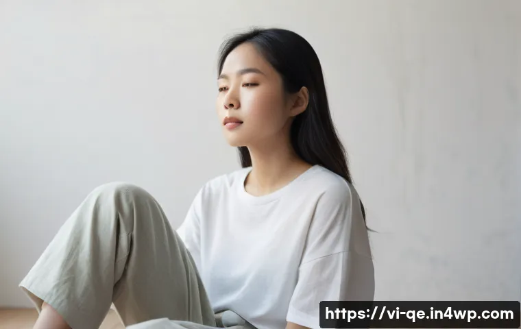전문가가 제시하는 긍정적 정체성 구축 방법 - **Prompt:** A serene portrait of a young Vietnamese woman (approximately 20-25 years old) seated pea...